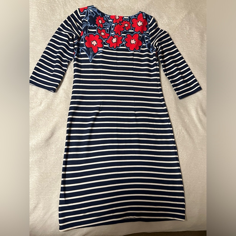 Petite (XS) striped dress with cute floral arrangement from both sides.